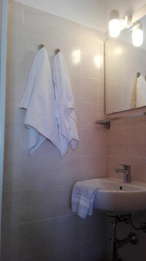 Bathroom 5, B&B Bucaneve, Pistoia
