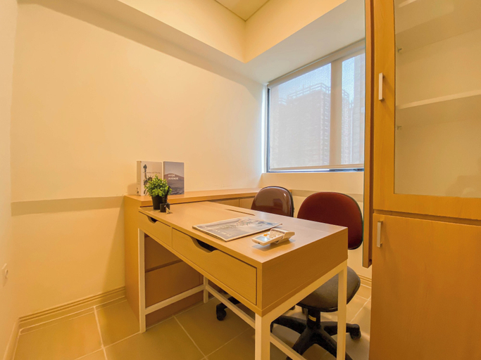 Sport & Beauty, Cozy And Minimalist 1Br With Working Room Meikarta Apartment, Cikarang