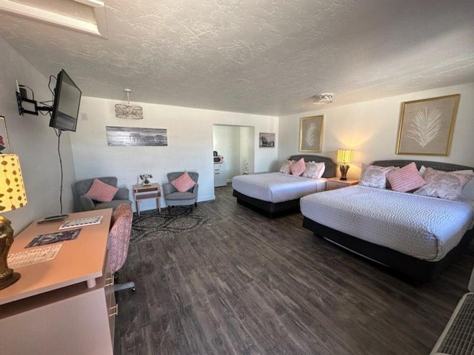 Bedroom 2, Reeds Lodge, Apache