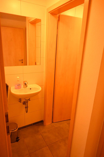 Bathroom 5, Hotel Restaurant Zum Schwan, Kleve