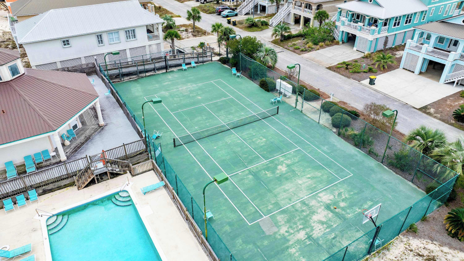 Sport & Beauty, Short Walk to Beach Hot Tub Cold Plunge Pool, Baldwin