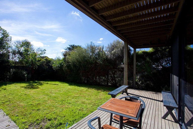 Others 5, Debonair 1, Surf Coast - West
