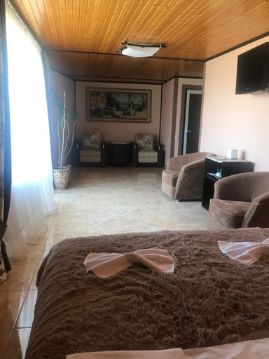 Bedroom 4, Пані Анна, Kamianets'-Podil's'kyi
