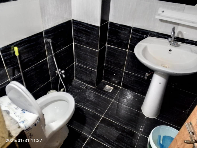 Bathroom 3, New White Rose Guest House, Islamabad