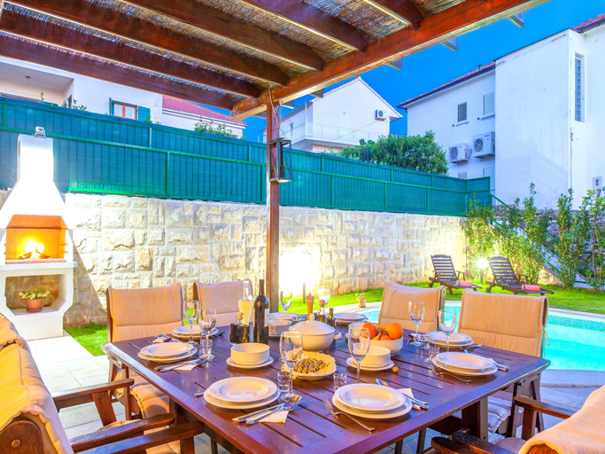 Food & Drinks 3, Superb villa with private pool and garden, Hvar