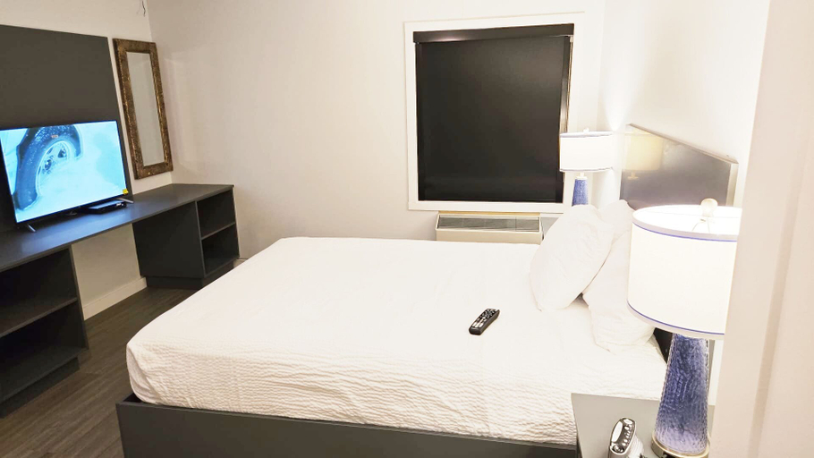 Bedroom 3, Motel 6 Merritt BC, Thompson-Nicola