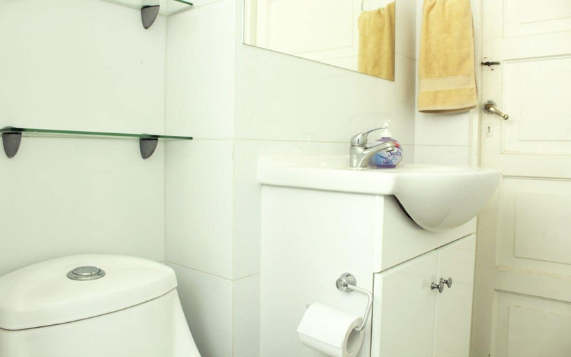 Bathroom, Casa y patio en mejor barrio de Santiago, Santiago