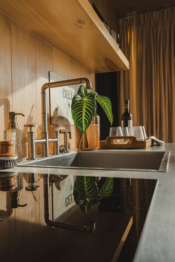 Food & Drinks, Wilding Hotels Tawakoni Scenic Deluxe, Hunt