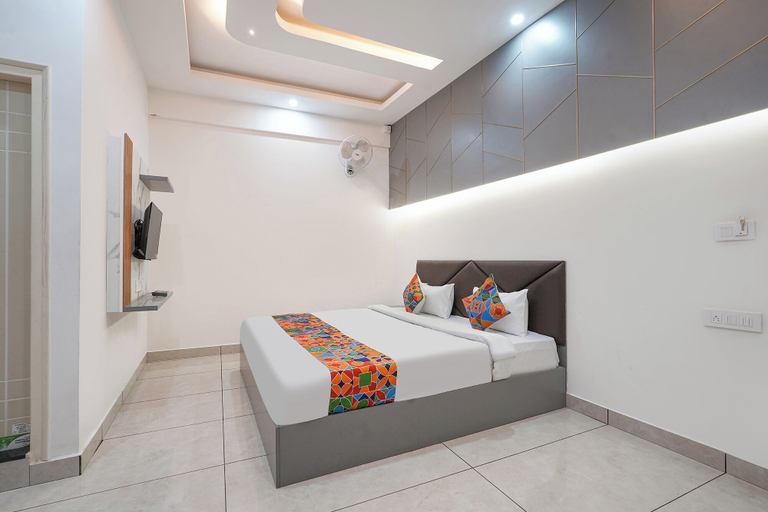 Room 2, FabHotel Ayodhya Palace - Peenya, Bangalore