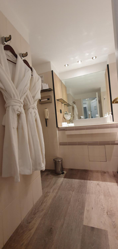 Bathroom 2, Demeures & Chateaux - Hotel Greuze & Spa Tournus, Saône-et-Loire