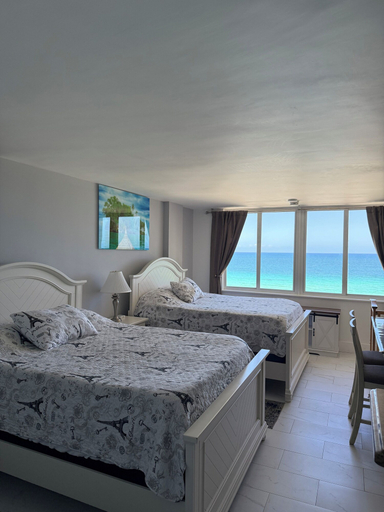 Bedroom 3, Beachfront Studio Pool Gym & Ping Pong, Miami-Dade