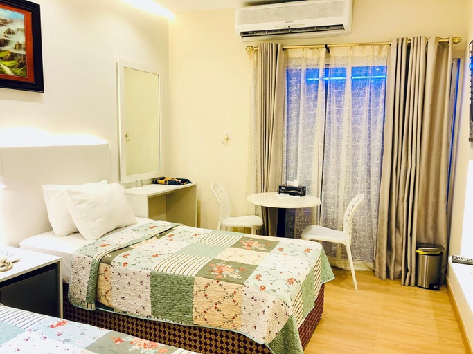 Bedroom 4, AL AHRAR HOTEL, Dubai