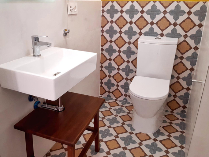 Bathroom 3, Hotel 19-30 Valencia, Valencia