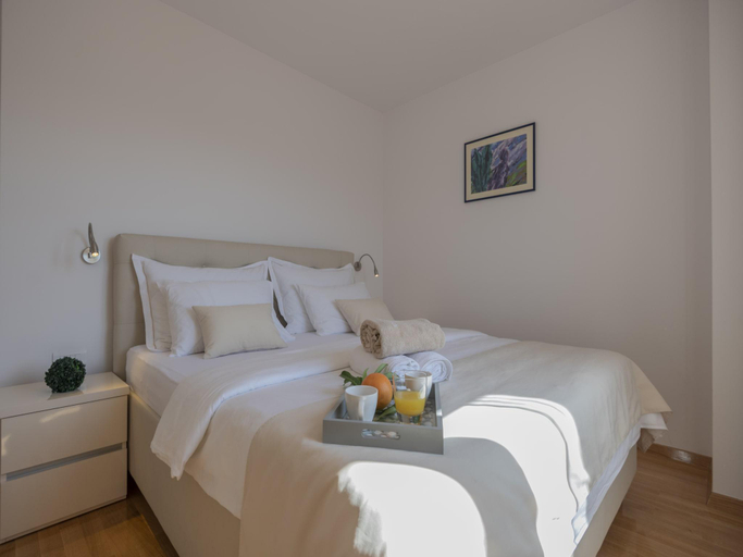Others 3, Villa in Croatia with Panoramic View, Proložac