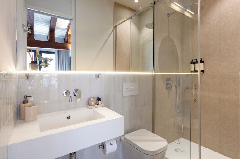 Bathroom 4, Coeo Santa Maria Signature Apartments, Málaga