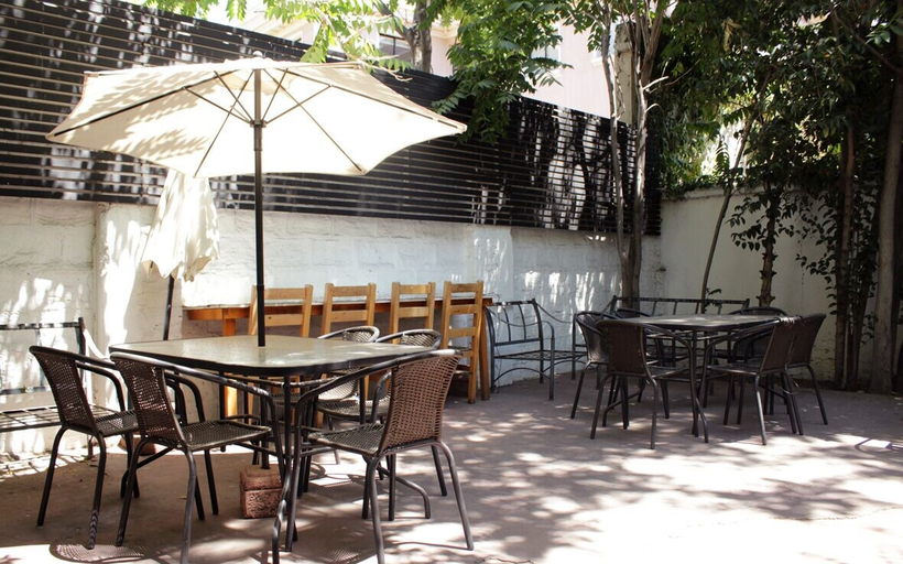 Food & Drinks, Casa y patio en mejor barrio de Santiago, Santiago