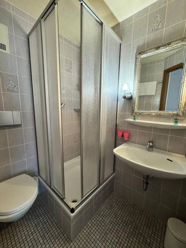 Bathroom 2, Hotel Post Cunter Biancardi, Albula