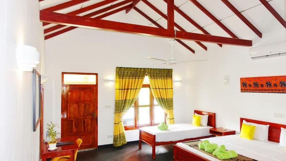 Bedroom 2, Regina Beach Bungalow, Trincomalee Town and Gravets