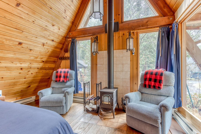 Bedroom 2, Chalet Shangri-La, Clackamas