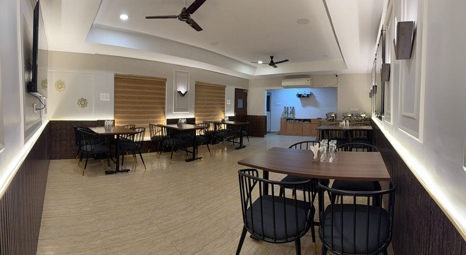 Food & Drinks 5, Hotel Deendayal, Korba