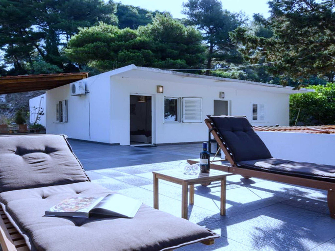Others 5, Apartments Ammos - One Bedroom Apartment with Shared Terrace and Sea View Mali, Mljet