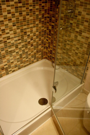 Bathroom 1, Cetin Hotel, Keşan