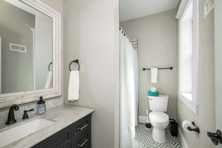 Bathroom 4, Ludlow Lodge w/ City Views, Kenton