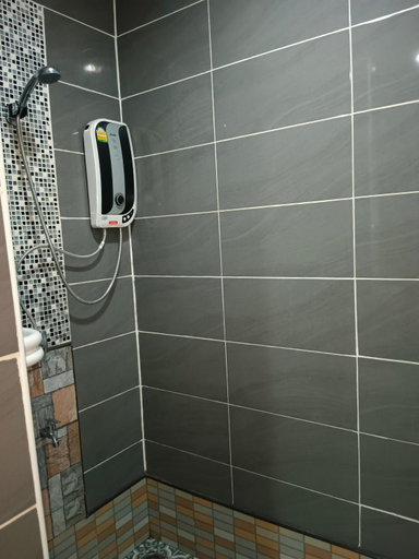 Bathroom 3, พลอยไพลินPLOYPAILIN, Pai