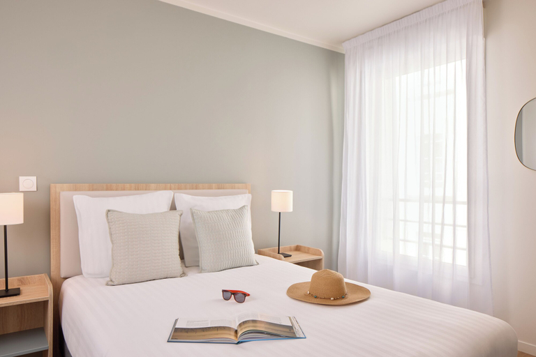 Bedroom 4, Quality Aparthotel Cherbourg, Manche