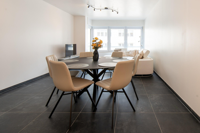 Dining 2, Apartment in Ostend Near Shopping Street, West-Vlaanderen