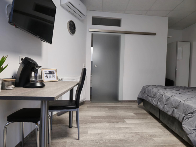 Others 5, Offbase Lodging No6, Kaiserslautern