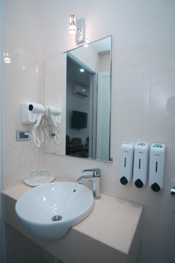 Bathroom 3, HOANG LONG HOTEL, Hạ Long