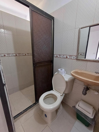 Bathroom 3, Hotel El Mirador, San Carlos