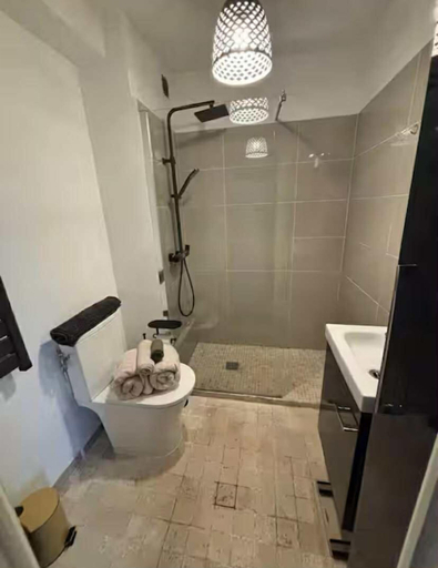 Bathroom, Nice ouest et ses petites merveilles, Alpes-Maritimes