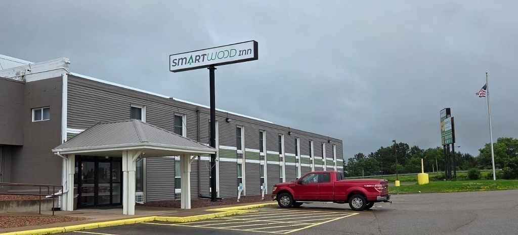 Exterior & Views 1, Smartwood Inn, Trempealeau