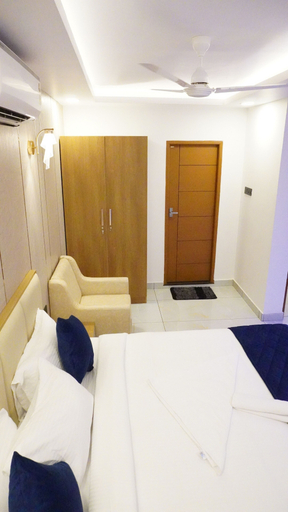 Bedroom 2, Pepper Coast Luxury Business Hotel, Ernakulam