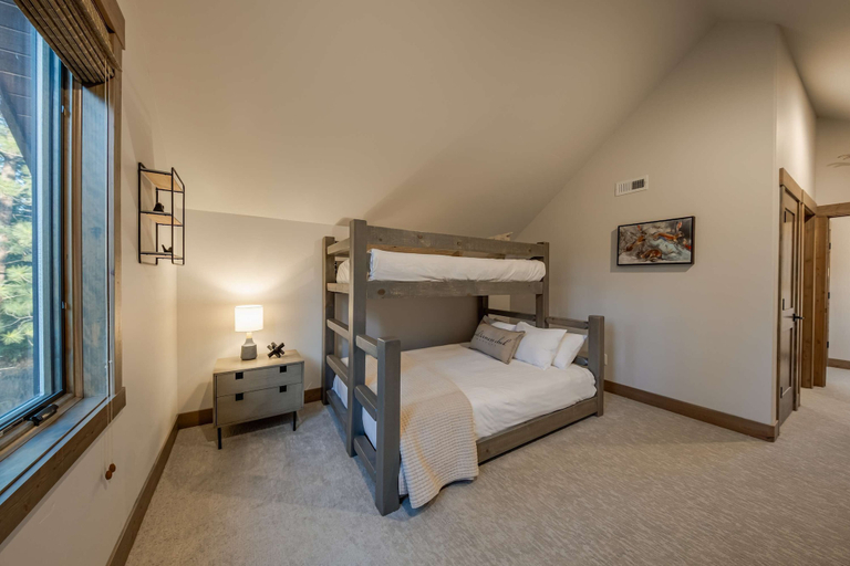 Bedroom 3, Wilderness Club Cabin Sleeps 7, Lincoln