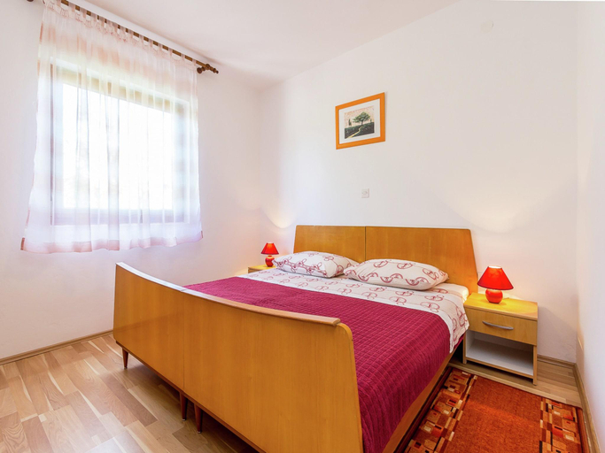 Bedroom 2, Holiday home only 800 m from the beach, Pula