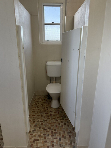 Bathroom 3, Bendemeer Hotel, Tamworth Regional - Pt B