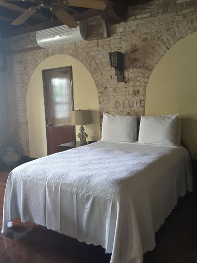 Bedroom 3, Copper and Lumber Store Hotel