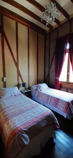 Bedroom 2, Hotel Reina Victoria, Valparaíso