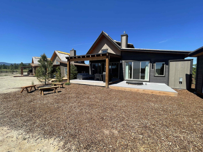 Exterior & Views 2, Wilderness Club Golfer's Cottage, Lincoln