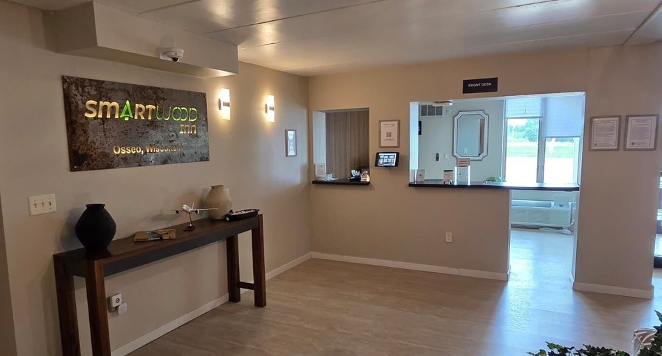 Others 5, Smartwood Inn, Trempealeau