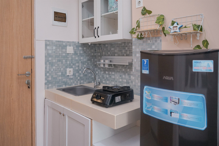 Private kitchen 3, Comfy And Minimalist Studio Apartment B Residence, South Tangerang