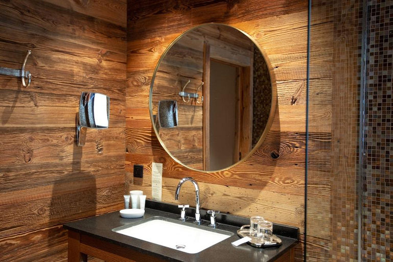 Bathroom 4, Hotel Le V de Vaujany, Isère
