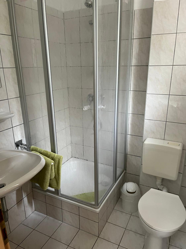 Bathroom, Landhotel & Restaurant Zum Krug im grunen Kranze, Ludwigslust-Parchim