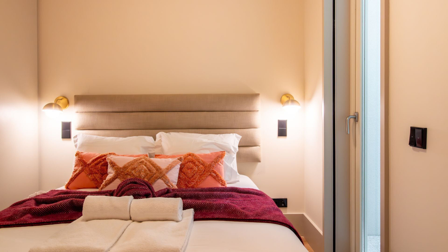 Bedroom 3, Santa Catarina 392 by LovelyStay, Porto