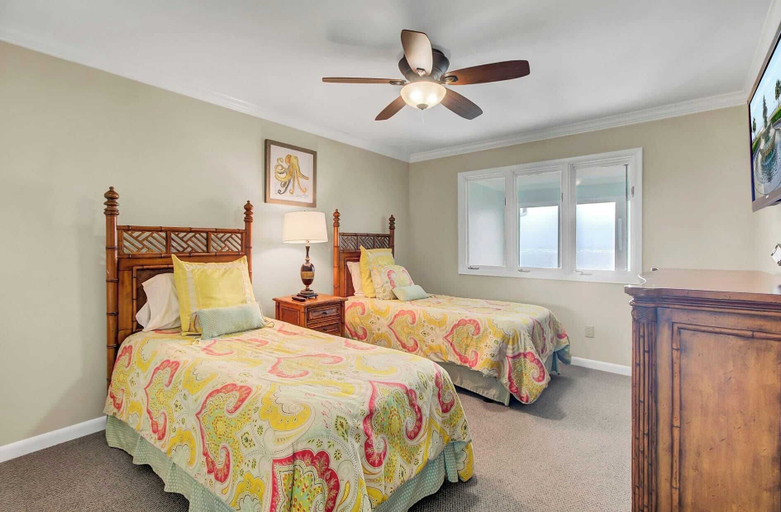 Bedroom 5, 11E Mariners Walk by Avantstay Ocean Views Beachfront Living Shared Pool, Charleston