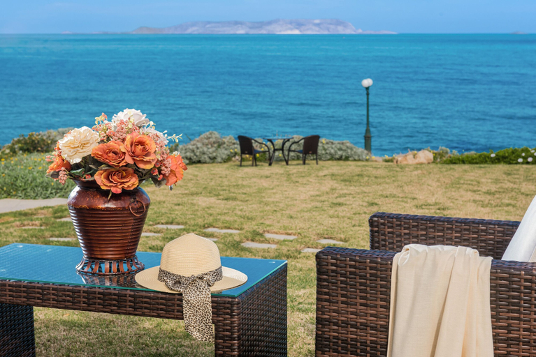 Others 5, Aphrodite beachfront villa, Crete