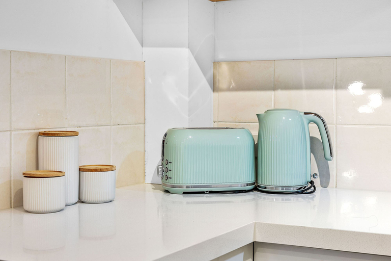 Room 2, Bespoke East Perth - Sleeps 2 - Superior Wifi, Perth